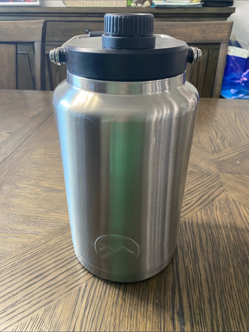 Stainless Steel Insulated BeverageGallon  Jug with Black Lid